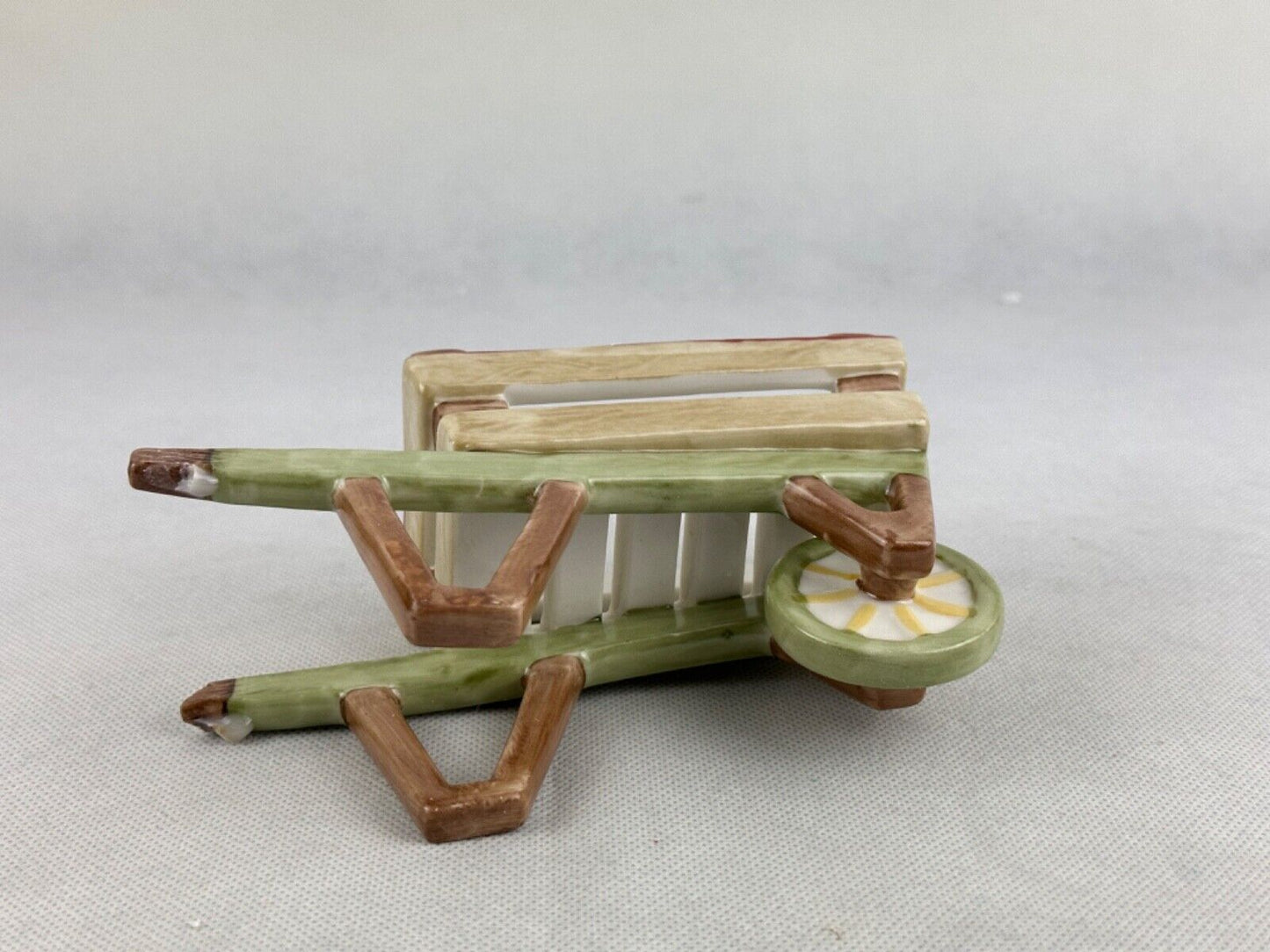 Villeroy Boch Easter bunny with wheelbarrow 9.8“