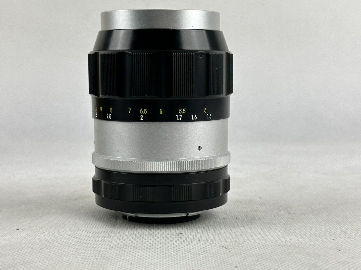 Nikon Nikkor Q Auto 135mm F/3.5 Telephoto Lens with/ Box and Bubble Case