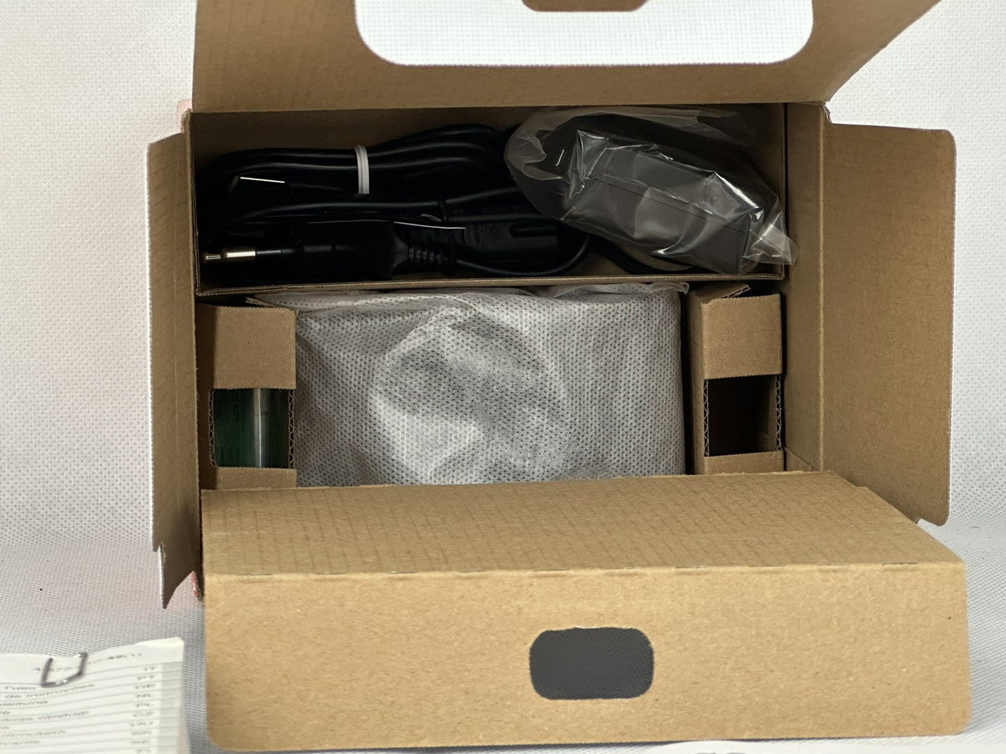 Sony Cybershot DSC HX90 Digital Camera 30X Zoom WiFi Mint Unused Open Box