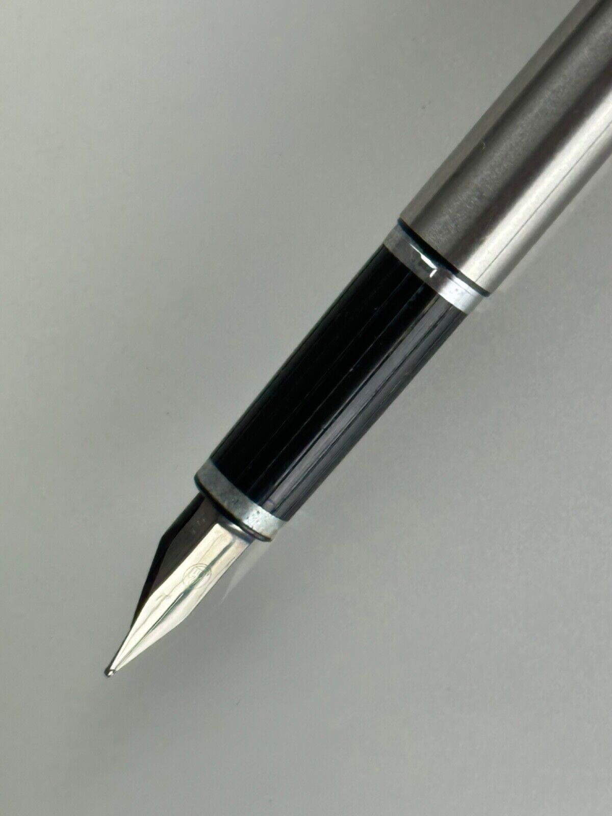 Pelikan Signum Fountain Pen & 2 Ballpoint Pens Silver Metal P540 K560 Set