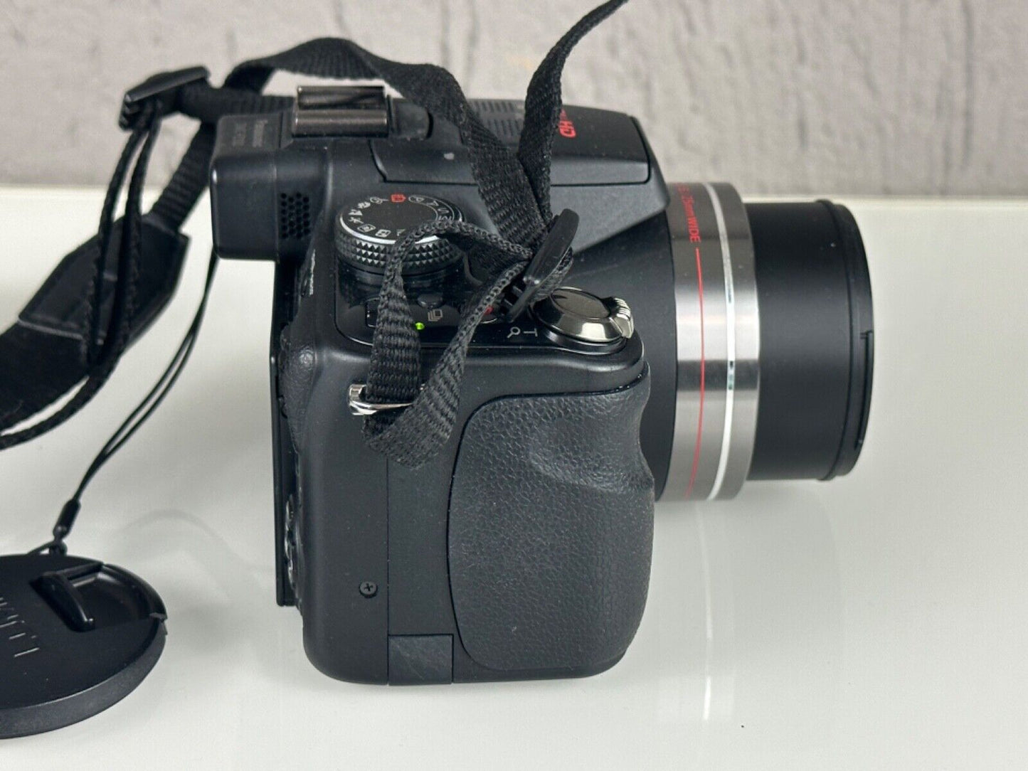 Panasonic Lumix DMC FZ100 with Leica lens and original case Full Working