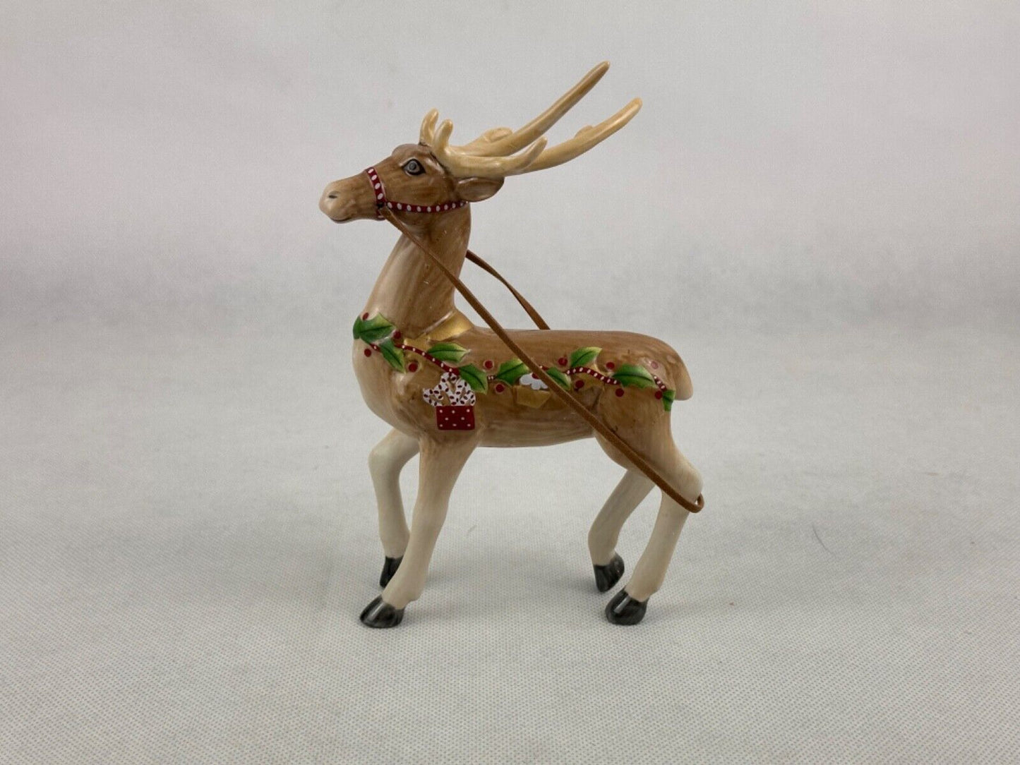 Villeroy Boch Winter Bakery Decoration reindeer with sleigh