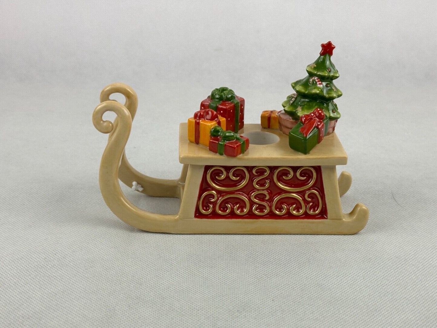 Villeroy Boch Winter Bakery Decoration reindeer with sleigh