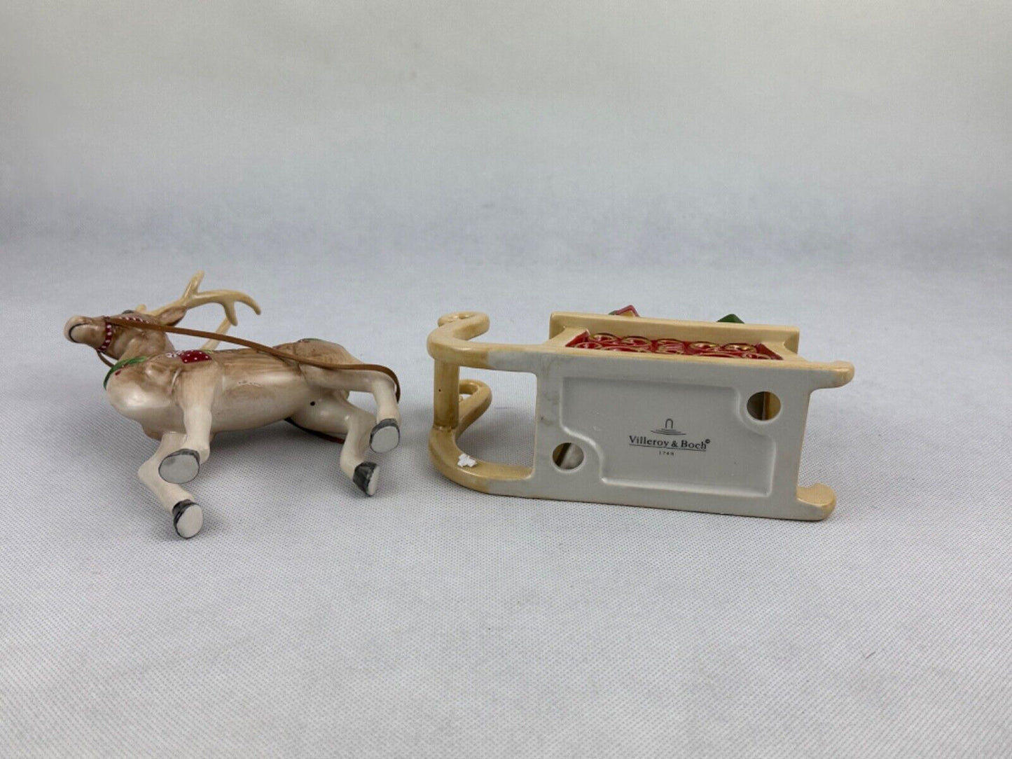 Villeroy Boch Winter Bakery Decoration reindeer with sleigh