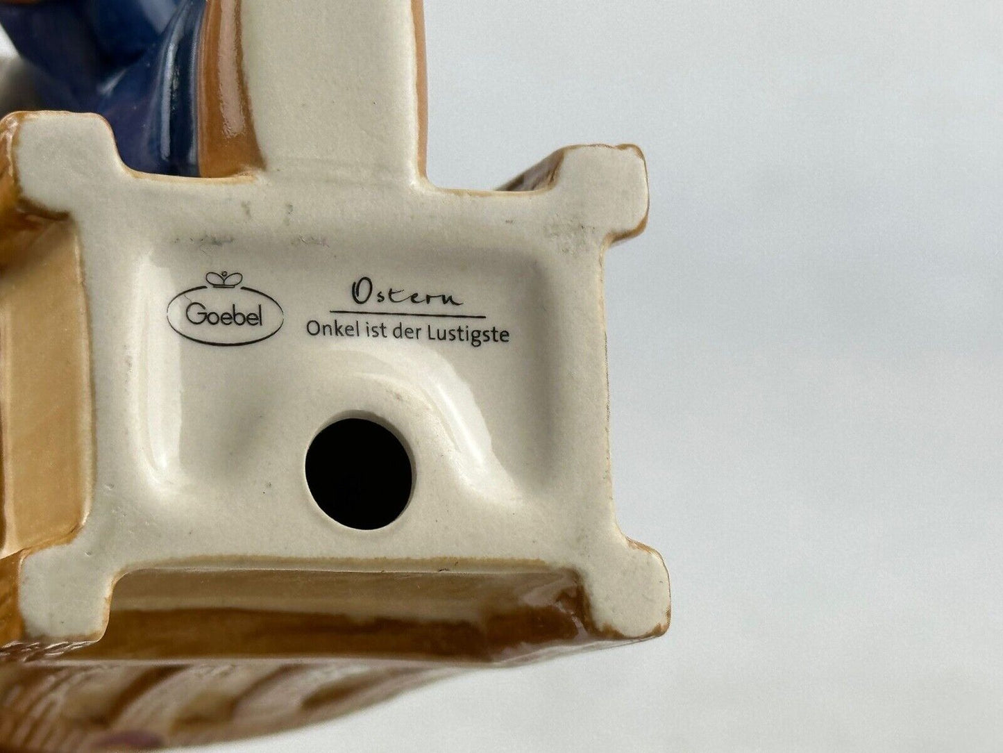 Goebel easter ,,uncle is the funniest” Ostern Porcelain incl. Original Box 4.7“