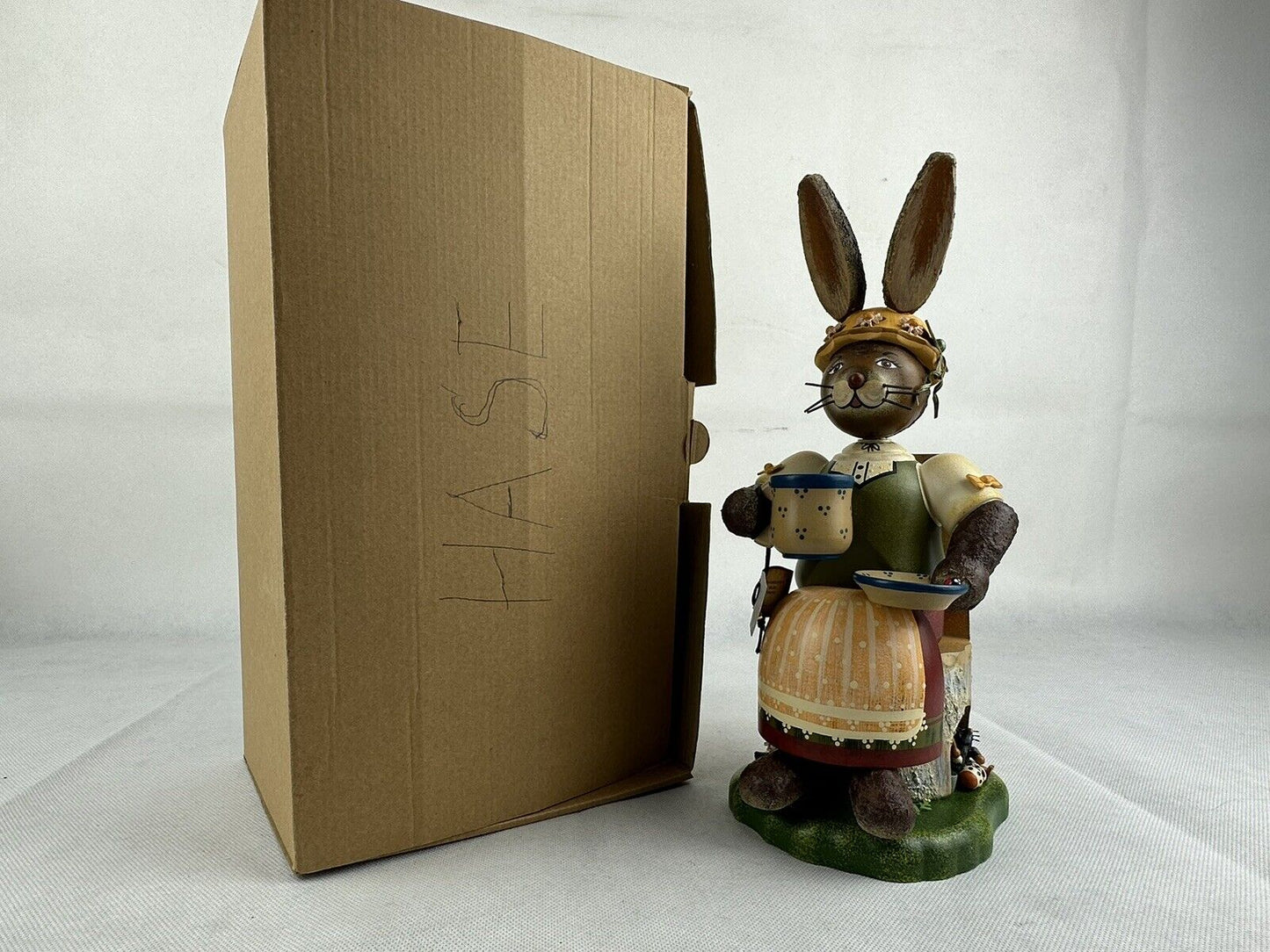 Hubrig Volkskunst Smoking Rabbit 12“  Easter Erzgebirge Germany Handmade