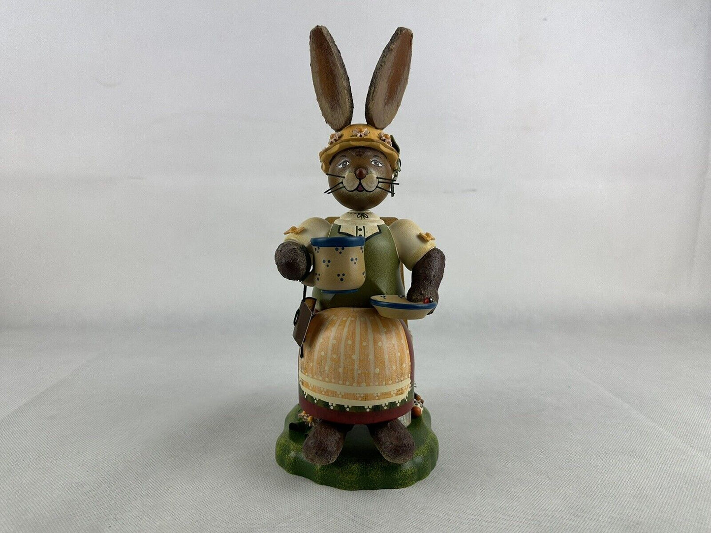 Hubrig Volkskunst Smoking Rabbit 12“  Easter Erzgebirge Germany Handmade