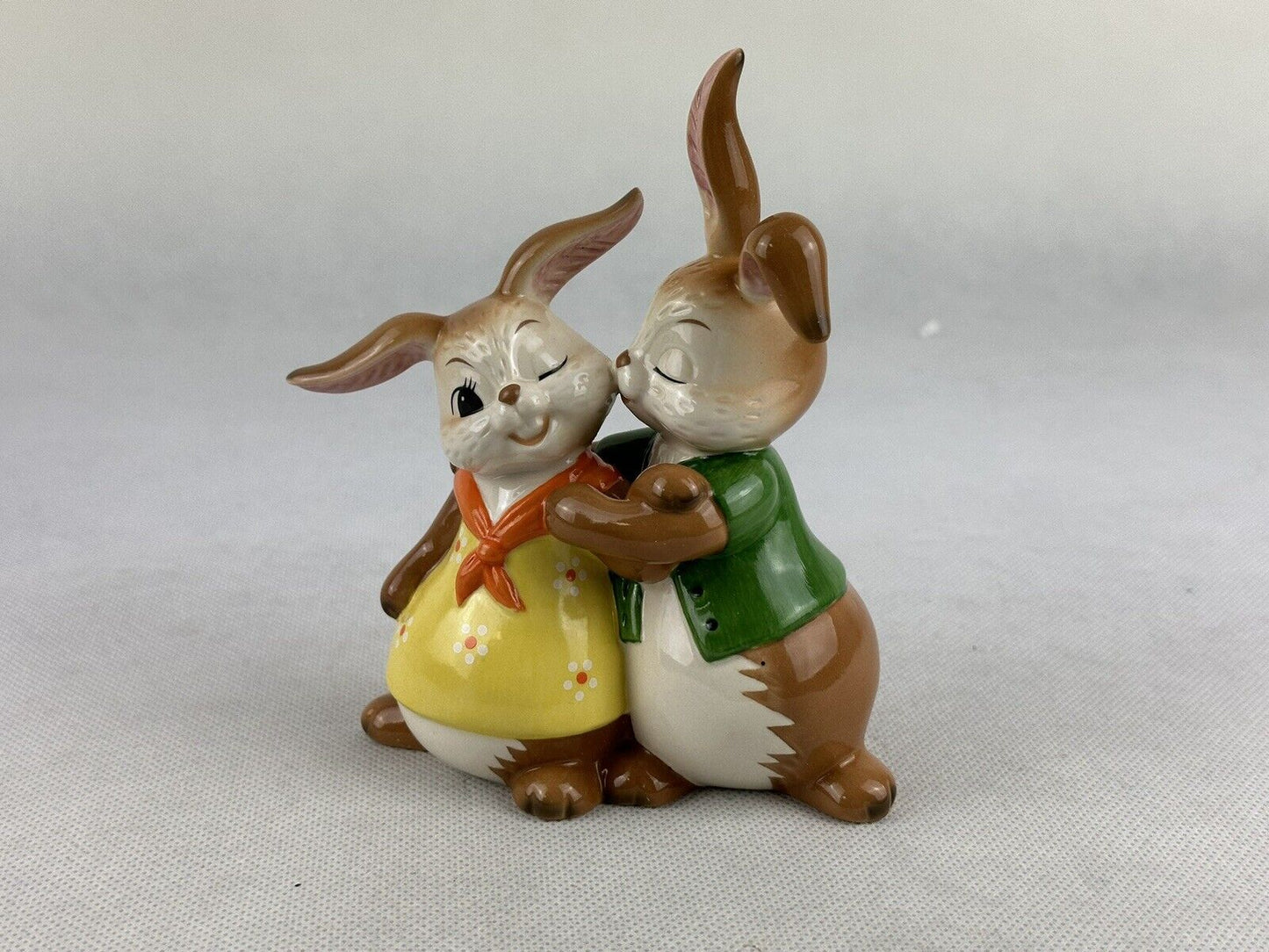 Goebel Newly Enamoured Frisch Verliebt 5.1“ Easter Bunny’s Incl. Original Box