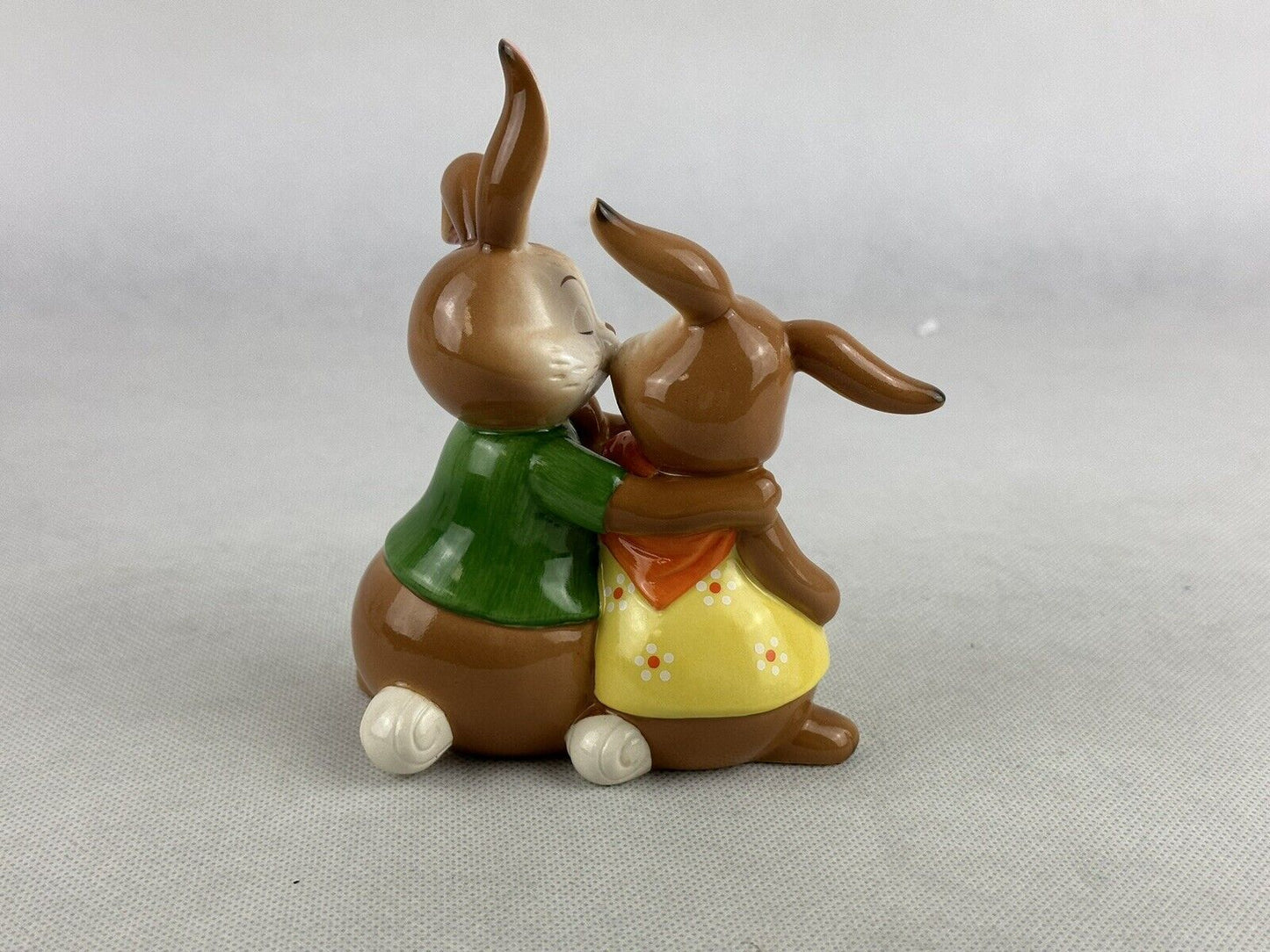 Goebel Newly Enamoured Frisch Verliebt 5.1“ Easter Bunny’s Incl. Original Box