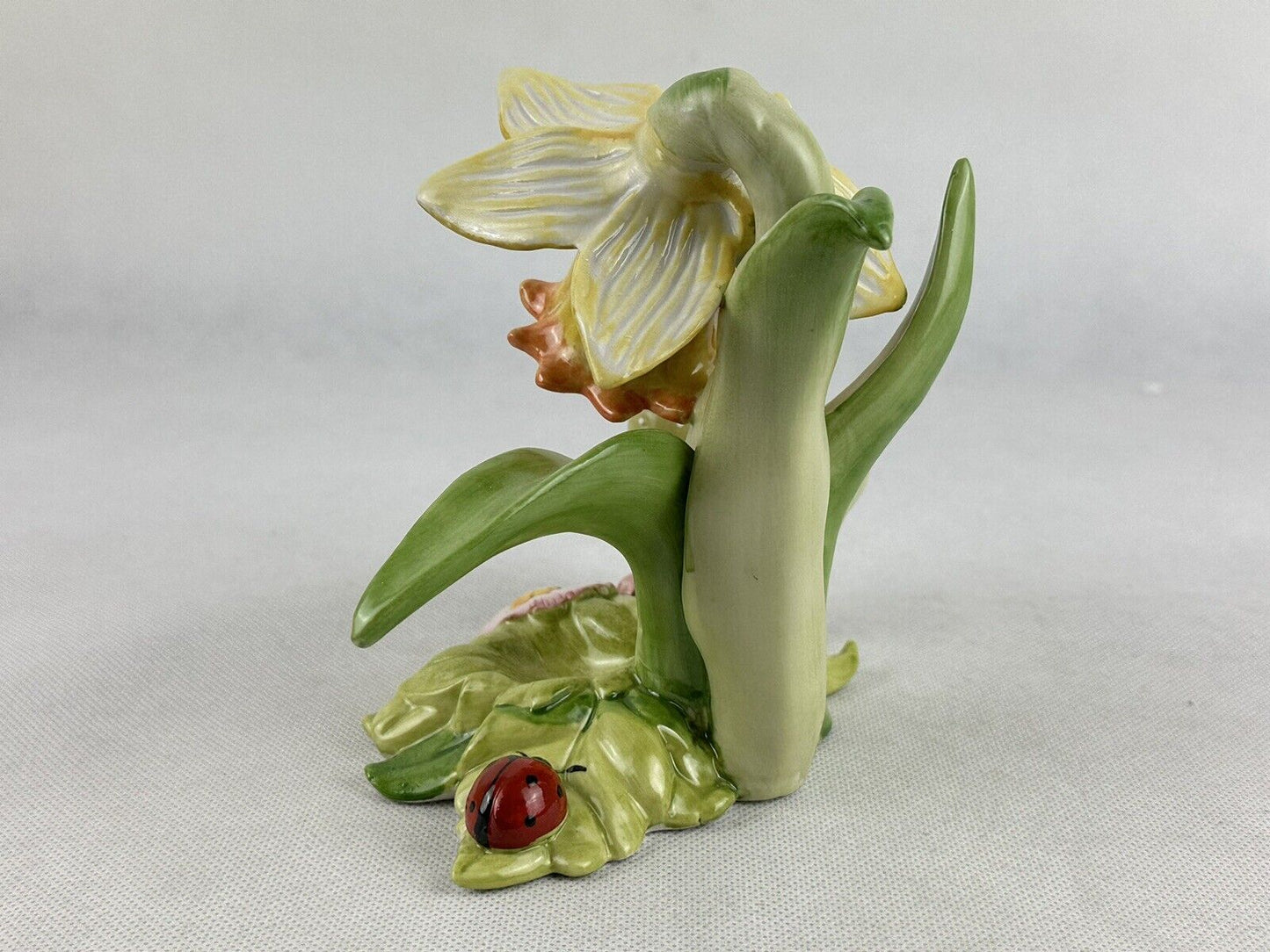 Villeroy Boch Bunny Girl with Daffodil 5.5“ ornament / figurine Germany