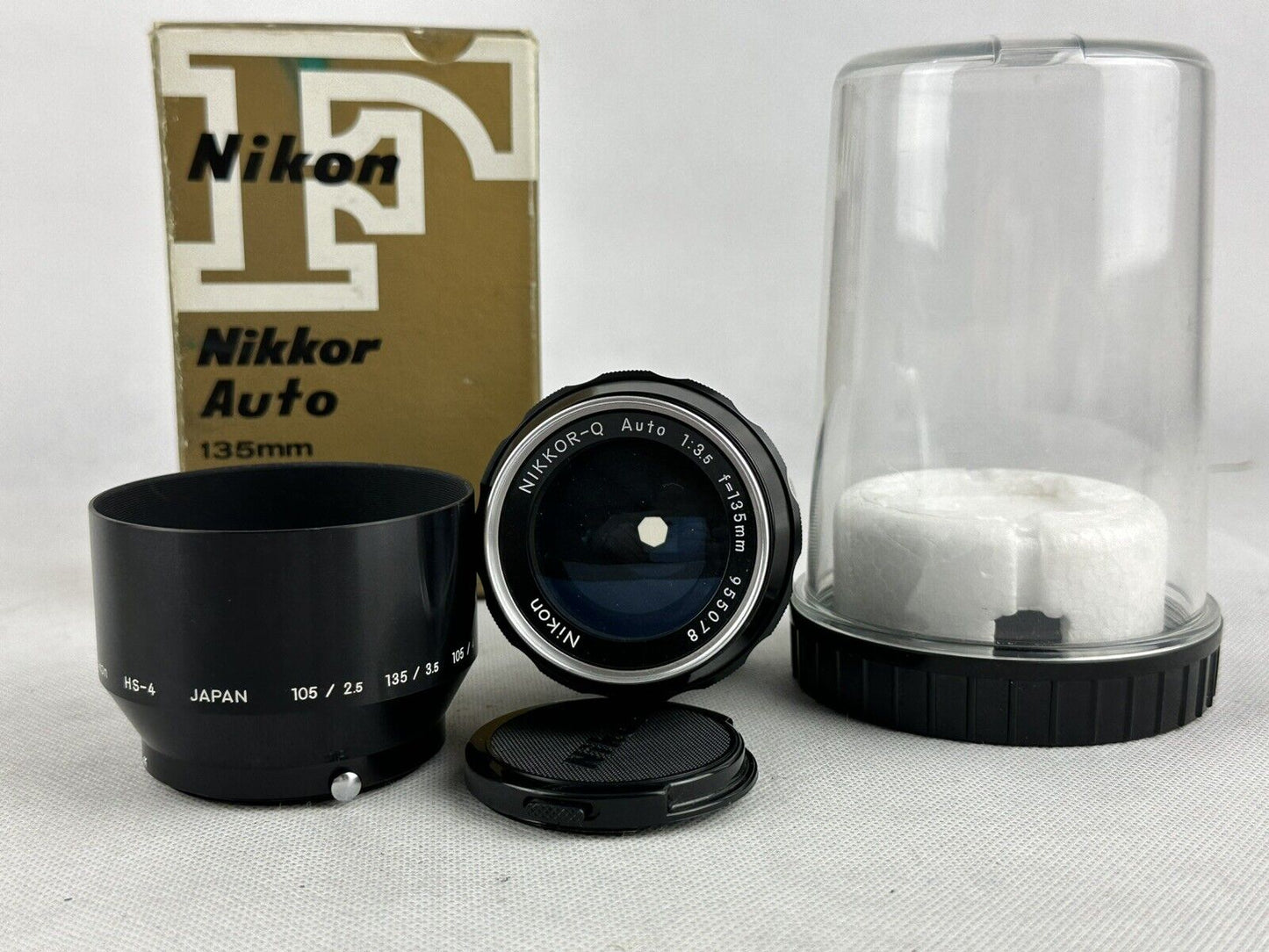 Nikon Nikkor Q Auto 135mm F/3.5 Telephoto Lens with/ Box and Bubble Case