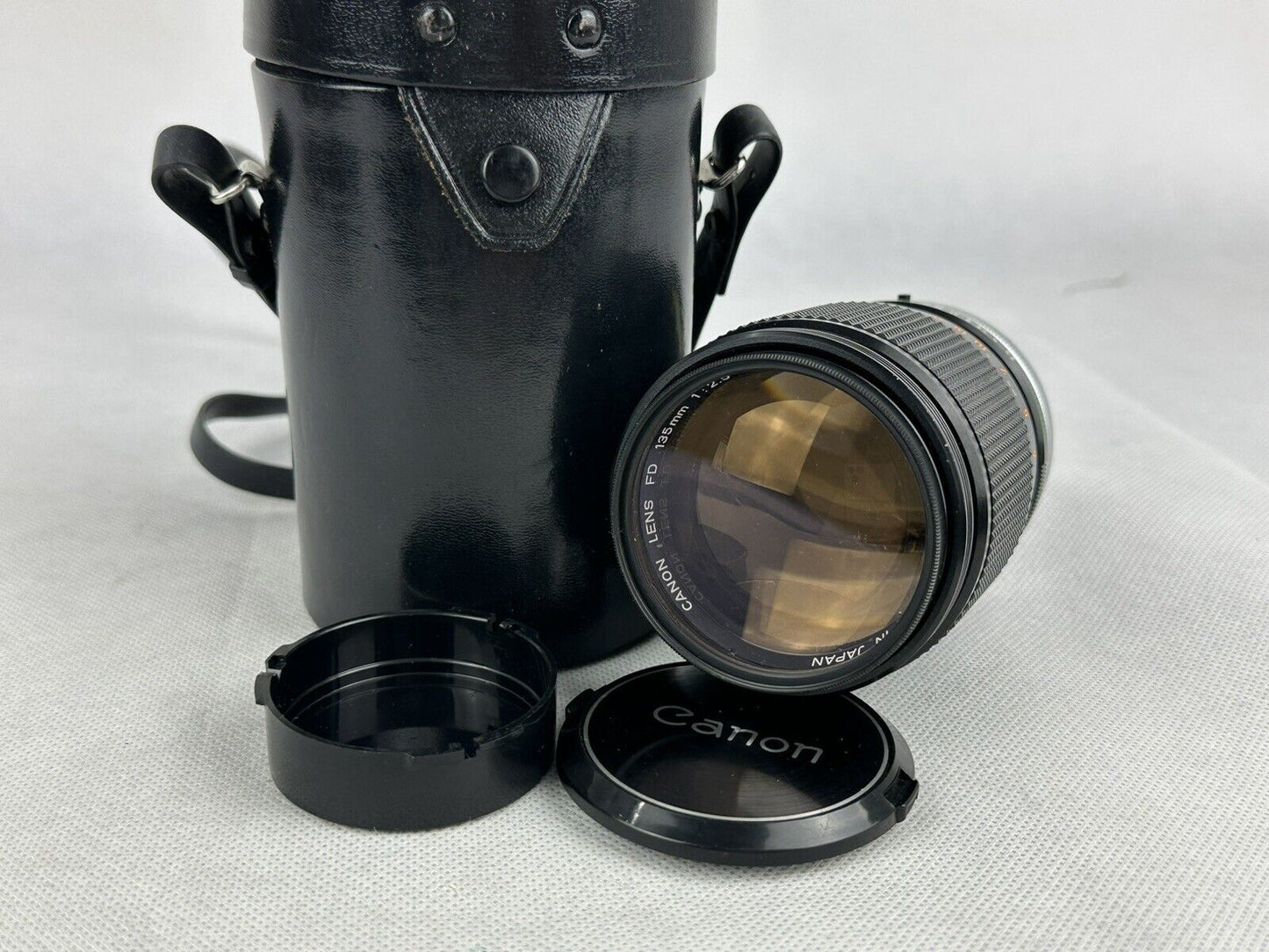 Canon FD 135mm F2.5 S.C. SC Telephoto FD Mount Lens With Caps,Filter And Case
