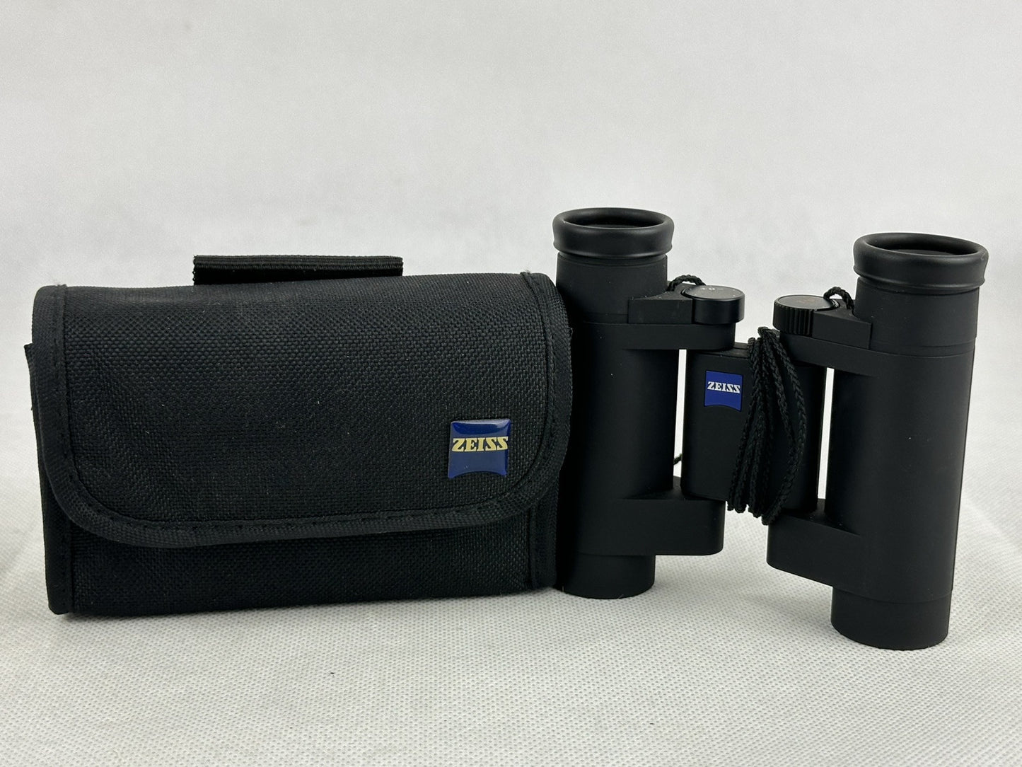 ZEISS 8x20 B  T* compact BINOCULARS Incl. Original Case Black