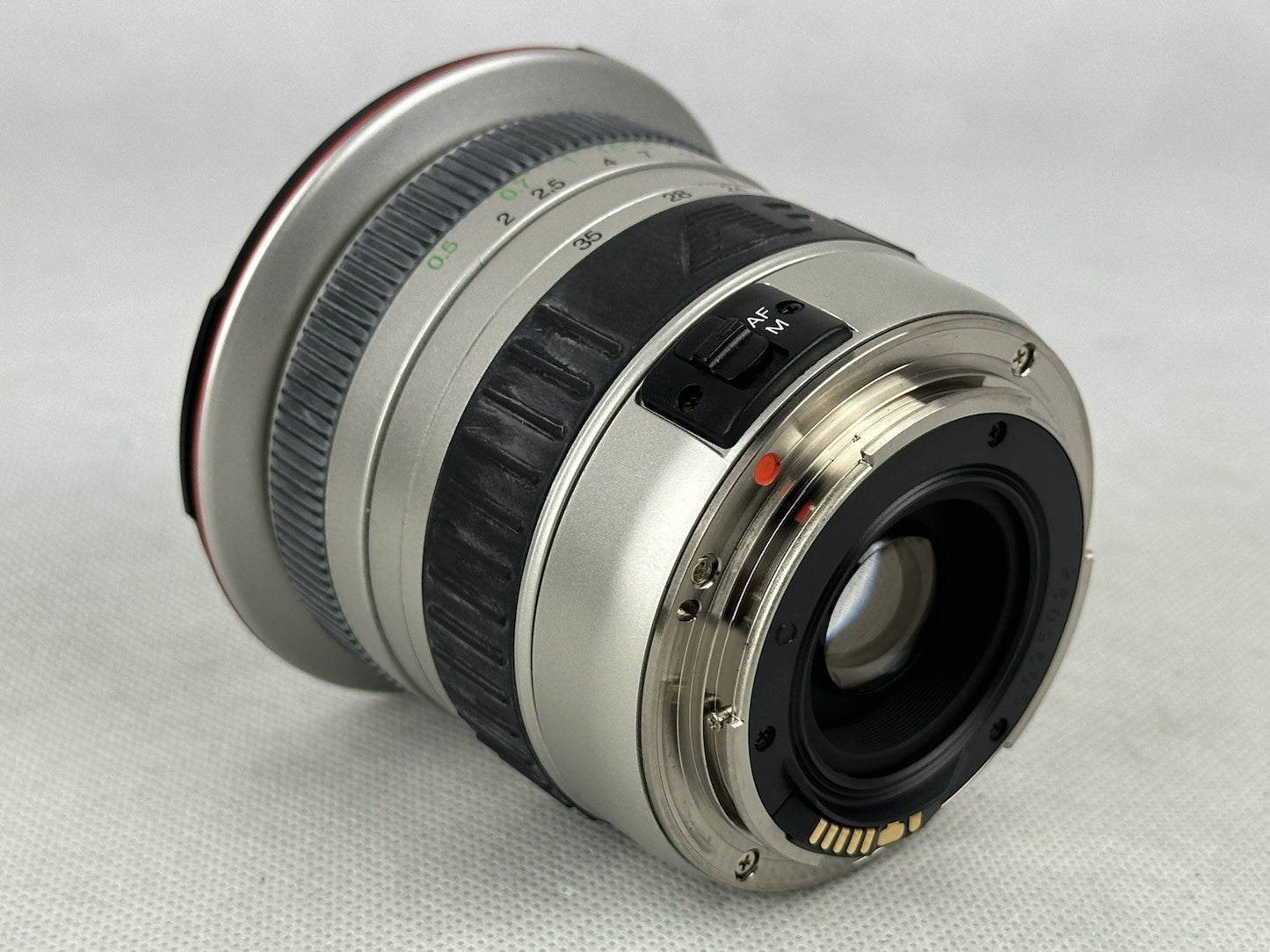 Voigtländer 19-35mm F/3.5-4.5 Ultragon wide-angle lens for Canon EF Japan