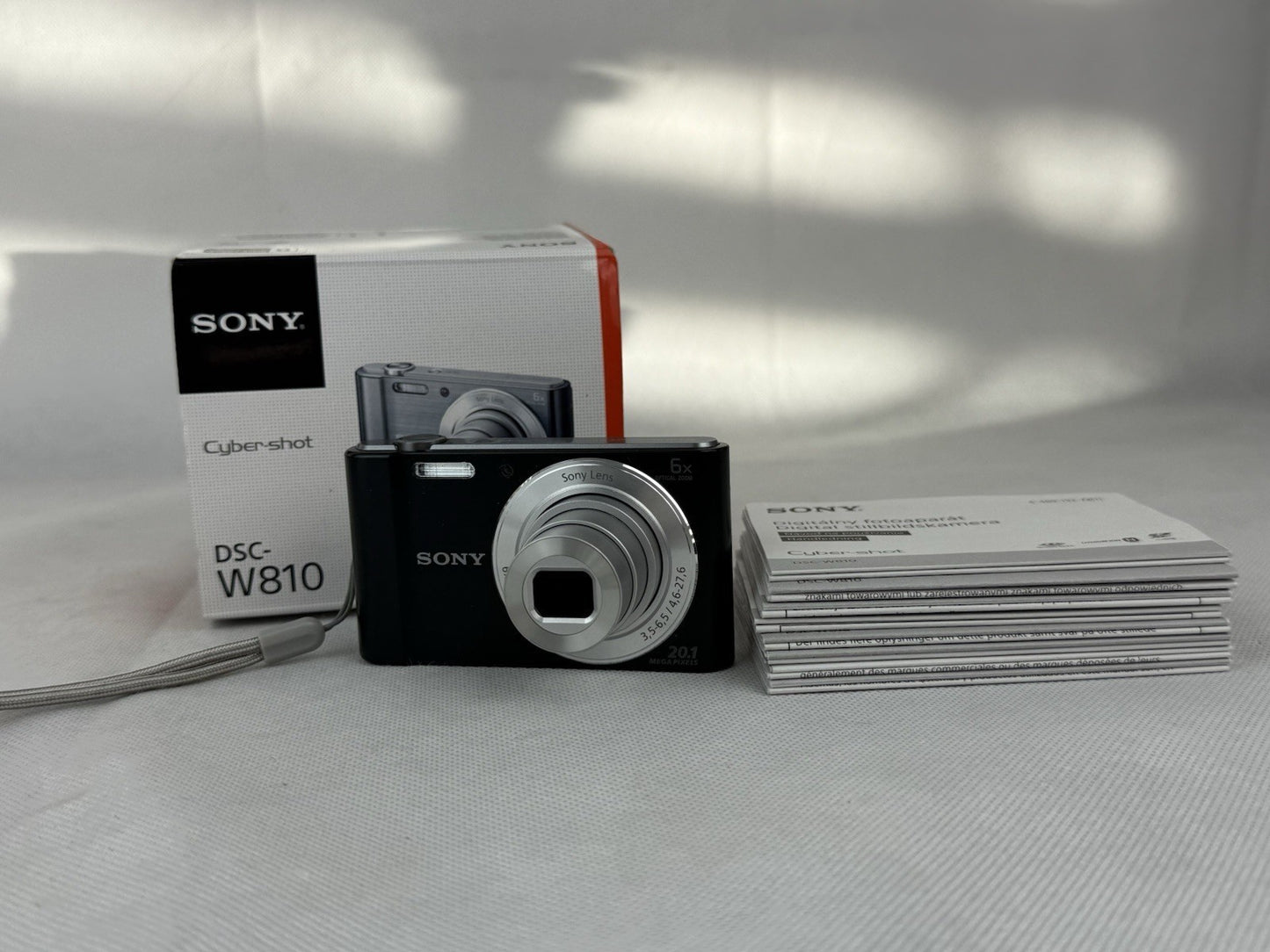 Sony Cybershot DSC-W810 20,1MP Digital Camera Black, Original Box, Charger.