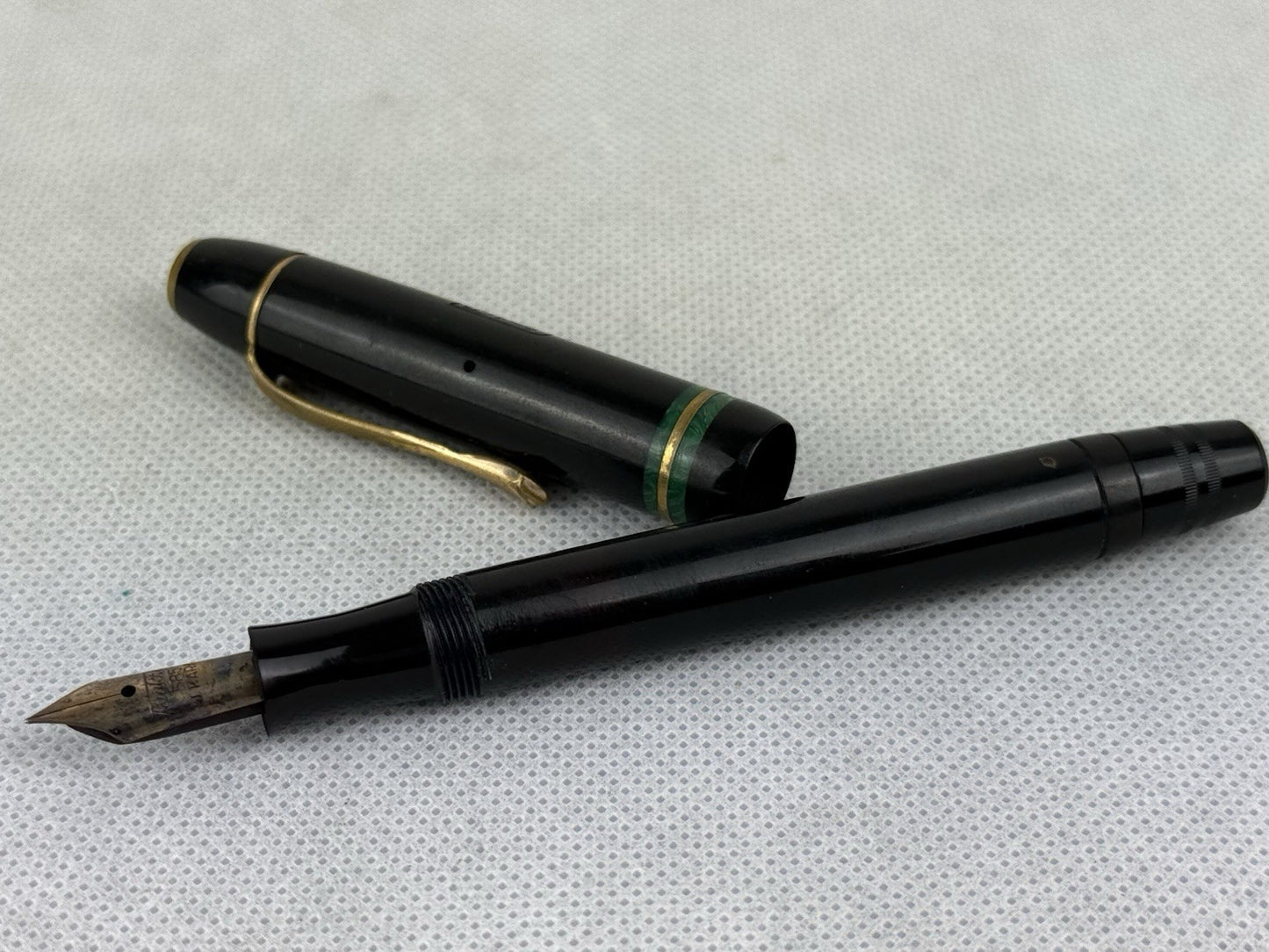 Greif Gold Fountain Pen W/14k Gold Nib Black