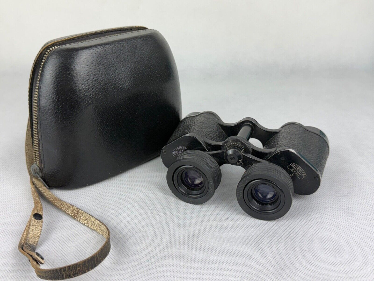 VINTAGE Carl Zeiss Jena DELTRINTEM 8x30 Q1 Binoculars w/ Leather Case