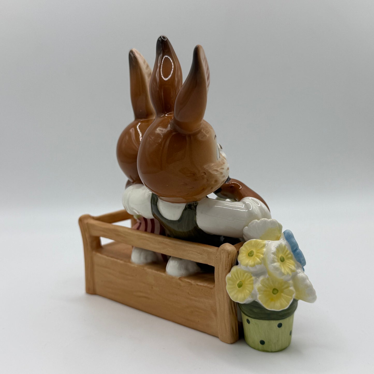Goebel "Grandma & Grandpa on Bench" Easter Bunny Figure Porcelain 4.7" H (12cm)