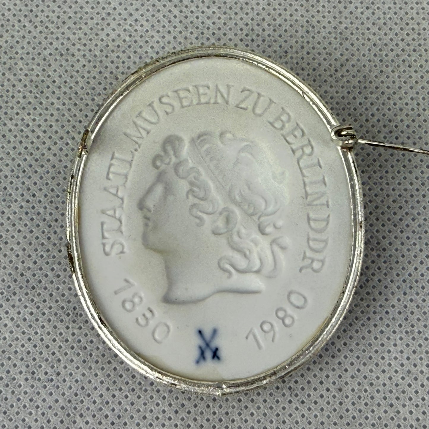 Vintage Meissen Porcelain Brooch 1980 – 5.5 x 4.5 cm
