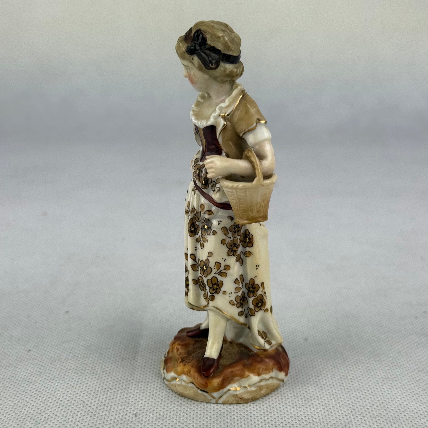 Richard Eckert Porcelain Figurine Girl with Basket – 12 cm – Hand Painted Vintage Figure