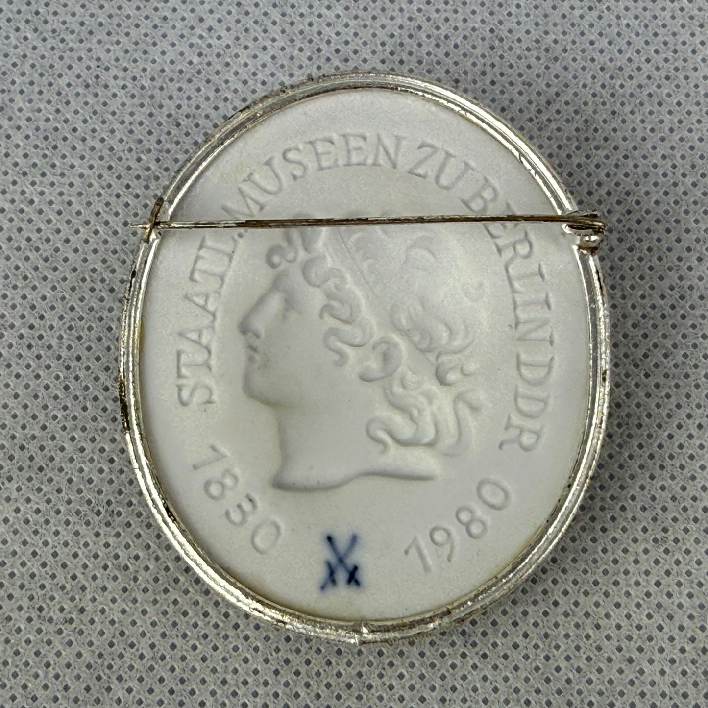Vintage Meissen Porcelain Brooch 1980 – 5.5 x 4.5 cm