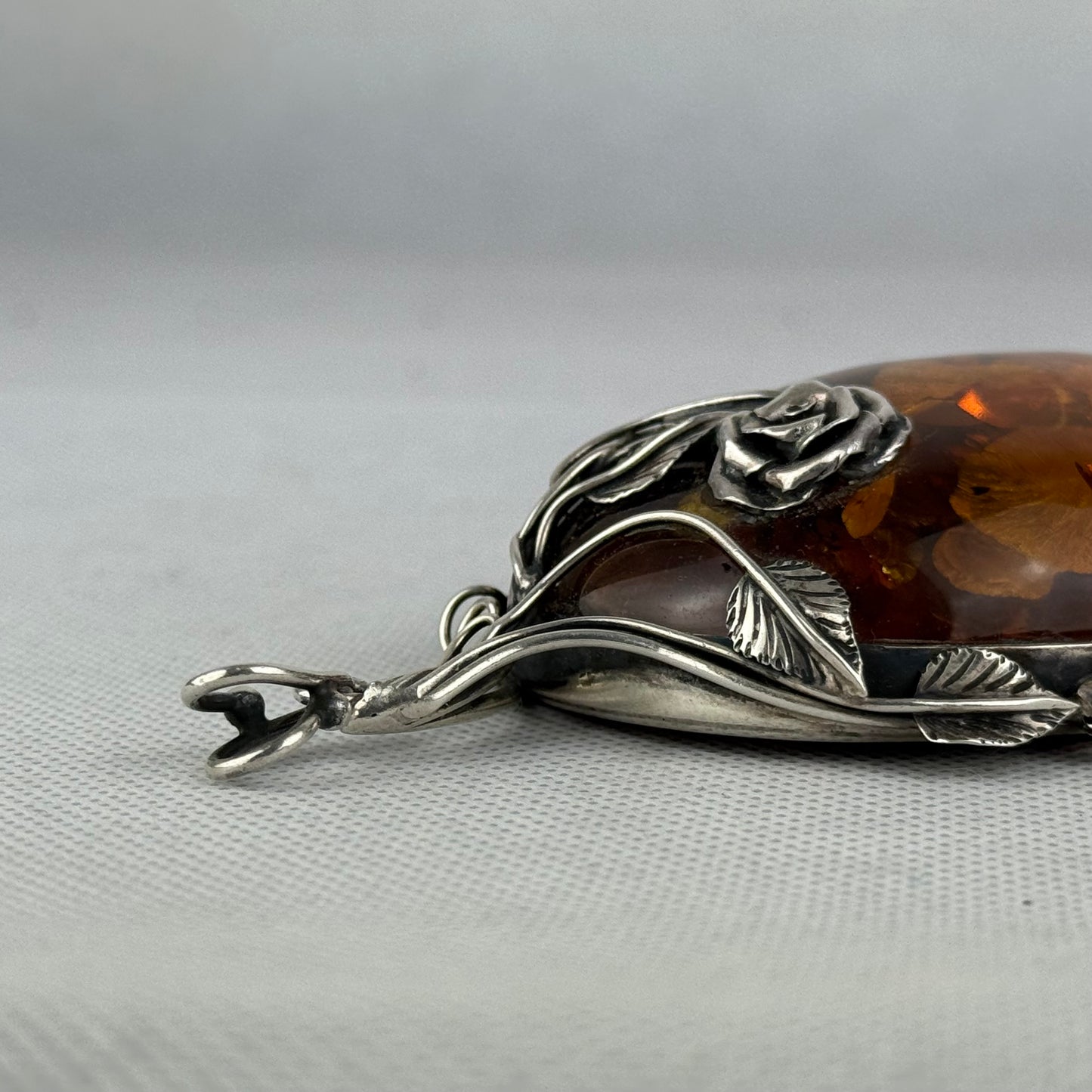 Museum Size Baltic Amber Pendant 105 g Natural Inclusions Sterling Silver 925 Rare Collector Specimen