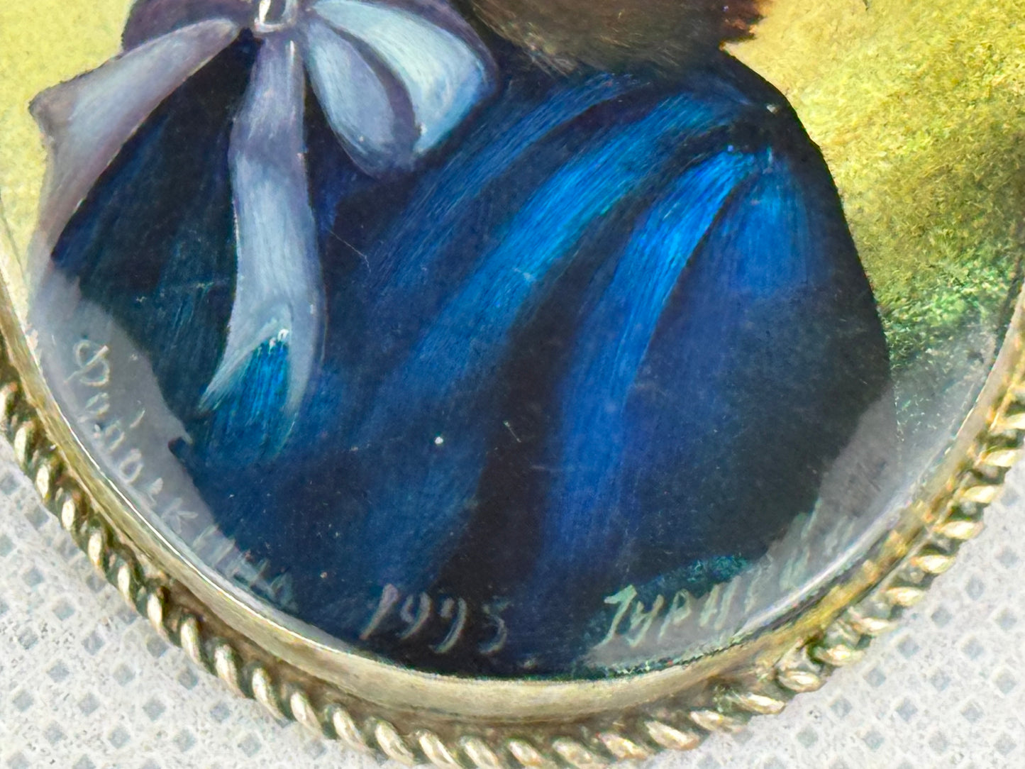 Vintage Fedoskino Hand-Painted Brooch Russian Lacquer Miniature 5.5 x 4 cm