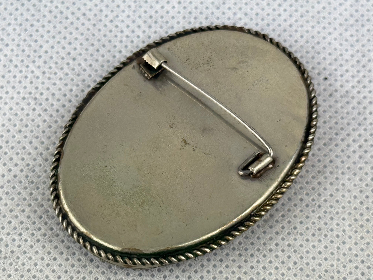 Vintage Fedoskino Hand-Painted Brooch Russian Lacquer Miniature 5.5 x 4 cm